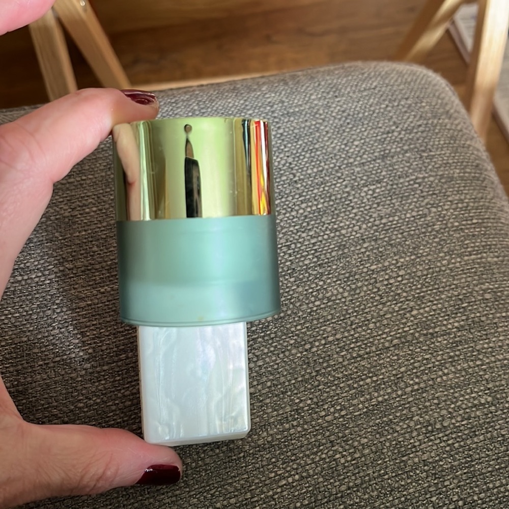 Wallflower plug-in